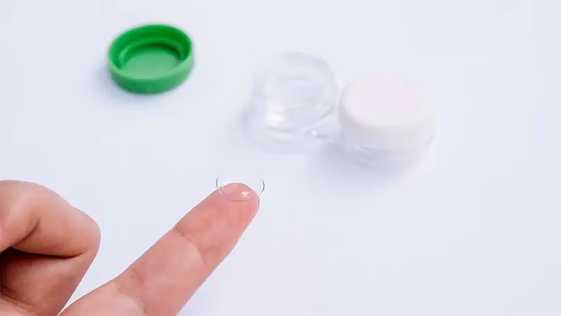 Como remover lentes de contacto Como remover lentes de contacto